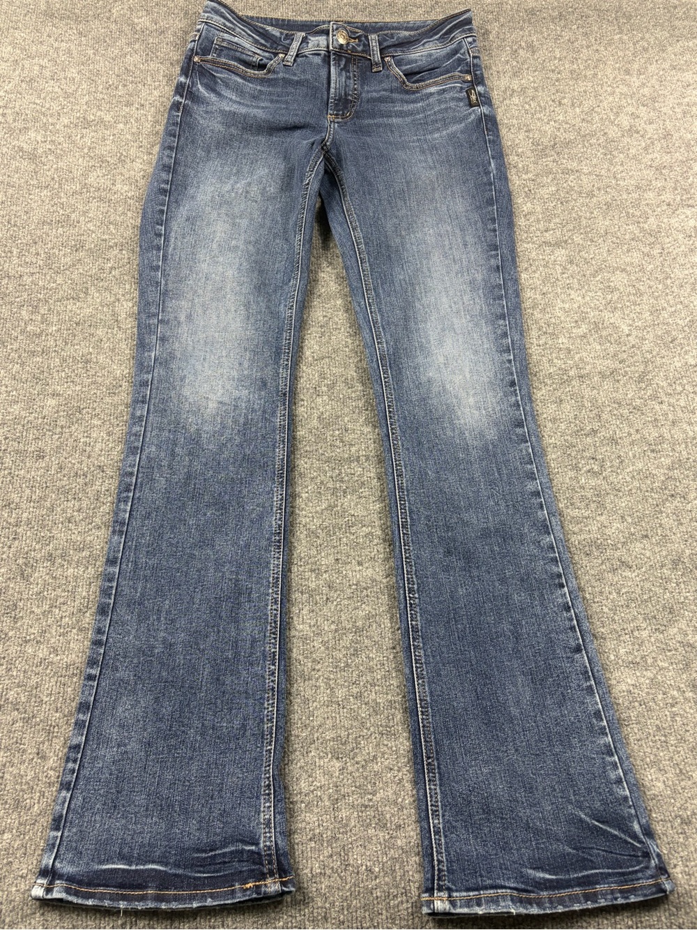 Silver Jeans Elyse Slim Boot Mid Rise Slim Boot Jean W27/L35 (Actual W30/L33)